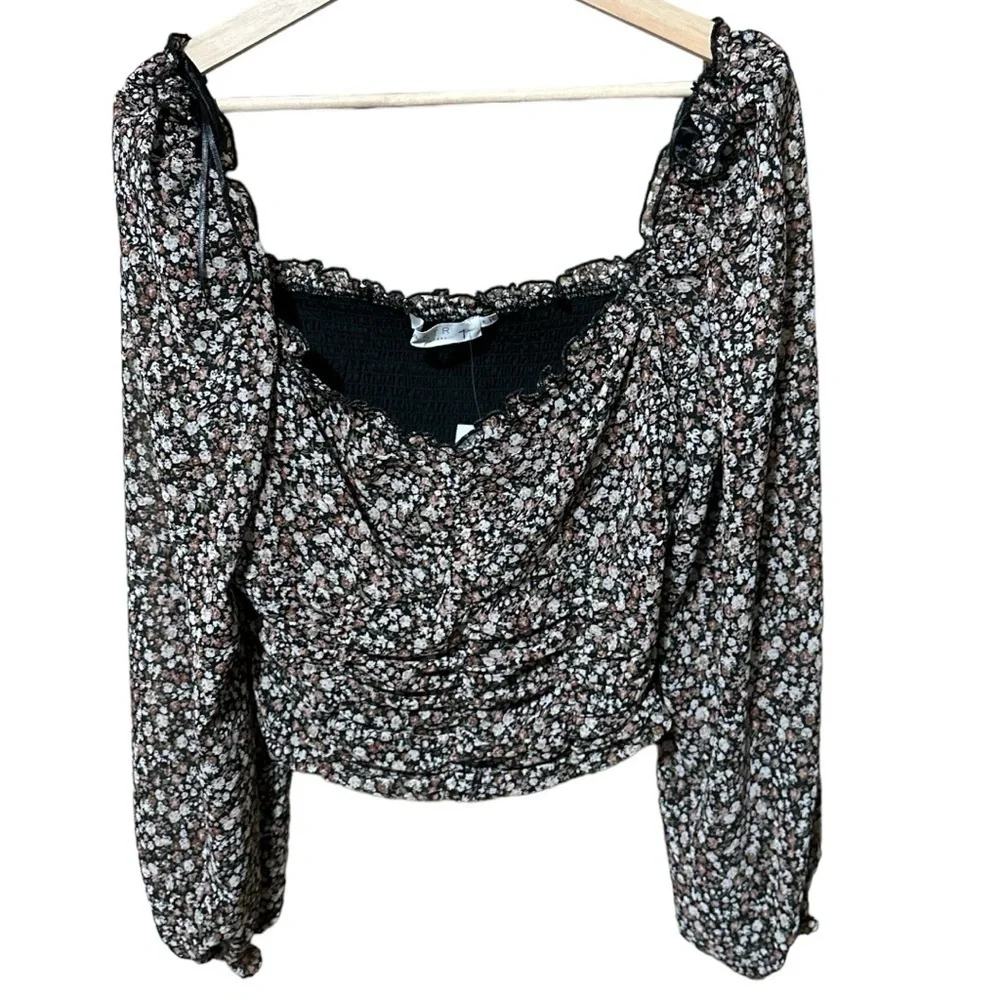 NWT - ASTR the Label Floral Ruched Sweetheart Neck Top - Size Medium
